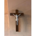 St. porcelánový Kristus na dřevěném kříži